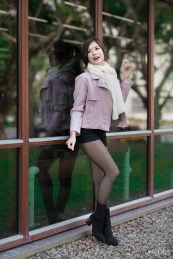 不扣钮女孩